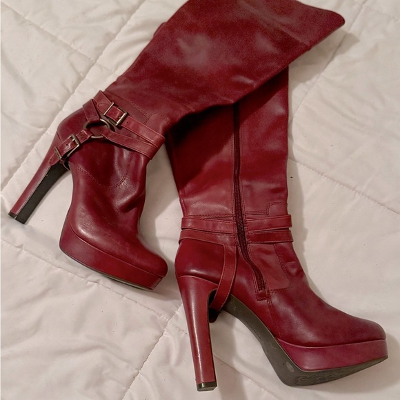 Gianni Bini Women’s Stiletto Boots - Picture 2 of 2